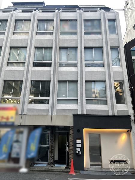 Card Maunten — storefront