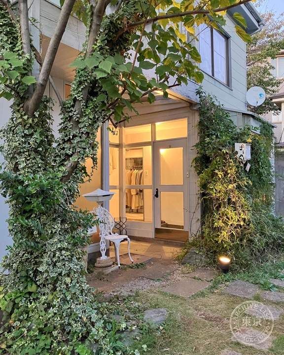 fini Asagi Antiques — storefront