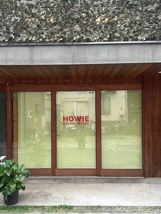 HOWIE clothing. (ハウイ) - used & vintage - — storefront