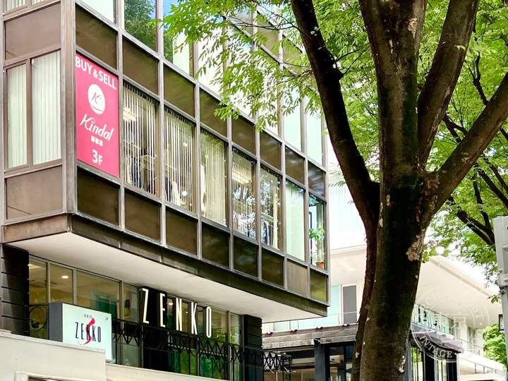 kindal harajuku second hand store — storefront