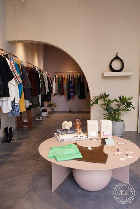LOOT — storefront