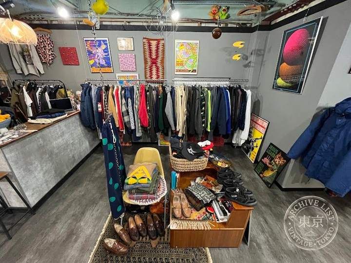 OILY USED CLOTHING(古着屋) — storefront