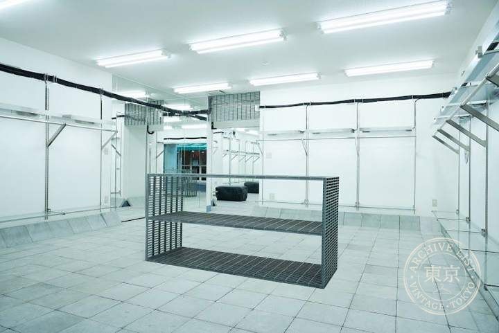 PNG TOKYO — storefront