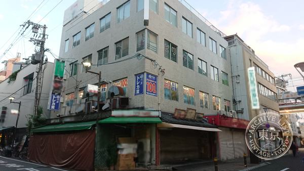 Suruga-ya Takatsuki Toreca Kan — storefront