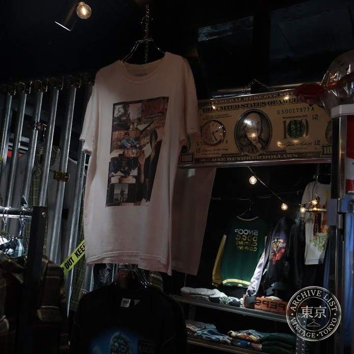 古着屋The Moon — storefront