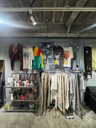 BABY BABY -Selected & Used Vintage Clothing — photo