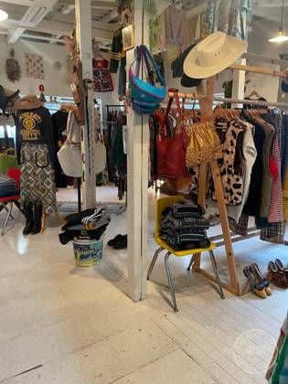 HOPE_used_clothing — photo