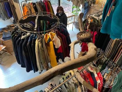 iti vintage clothing & humor — photo