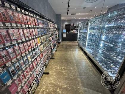 TSUTAYA TRADING CARD Kinshicho — photo