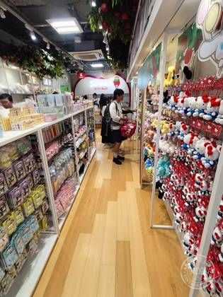 Sanrio Gift Gate Asakusa — photo