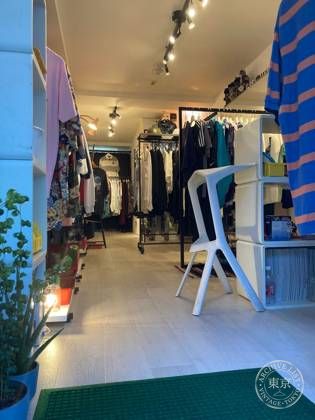 upperupper — photo