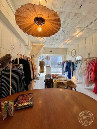 urusula used & vintage clothes store — photo