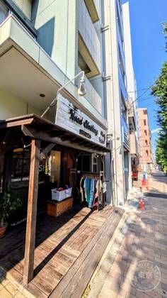 Used Clothing SPECIALS — photo